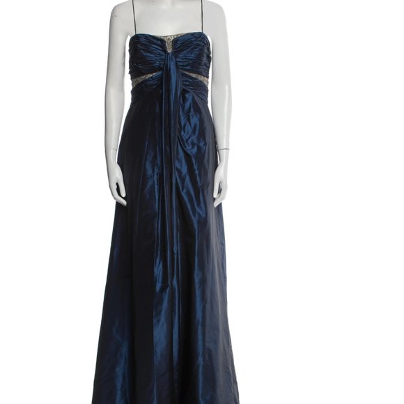 Stunning Badgley Mishka gown. - Picture 7 of 7